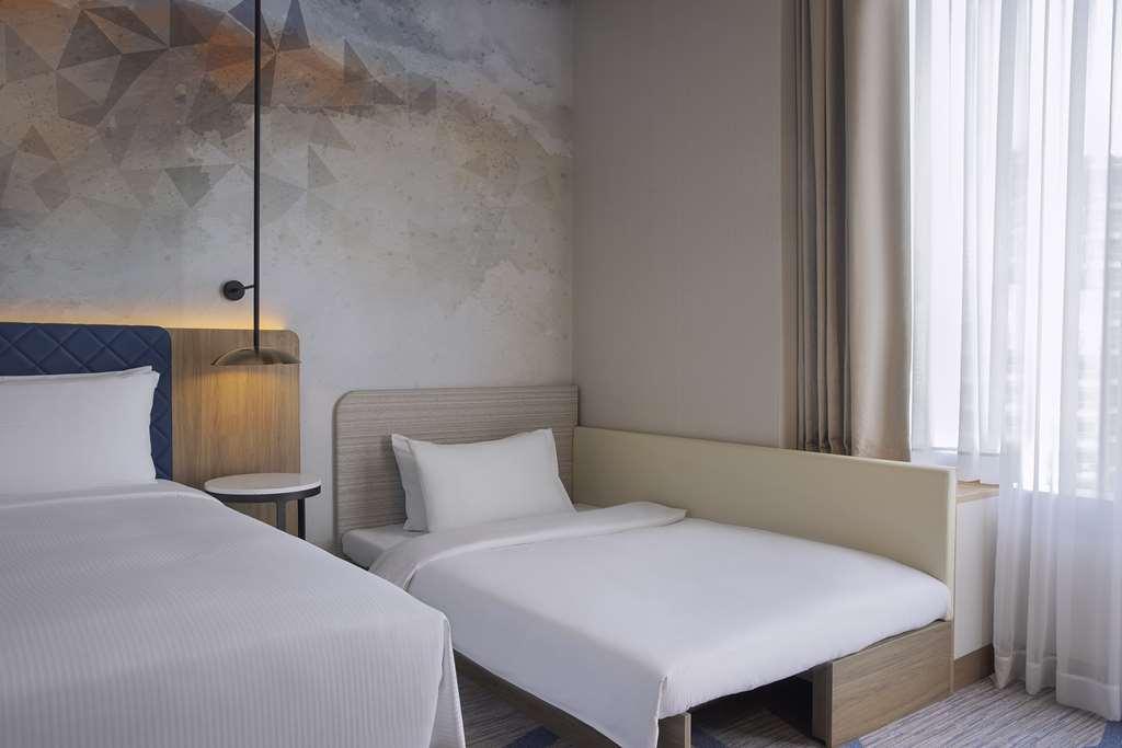 Hilton Garden Inn Dubai Business Bay Стая снимка