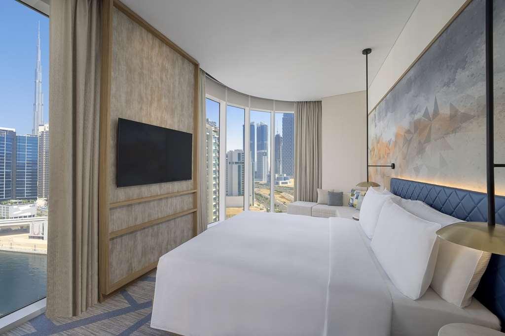 Hilton Garden Inn Dubai Business Bay Стая снимка